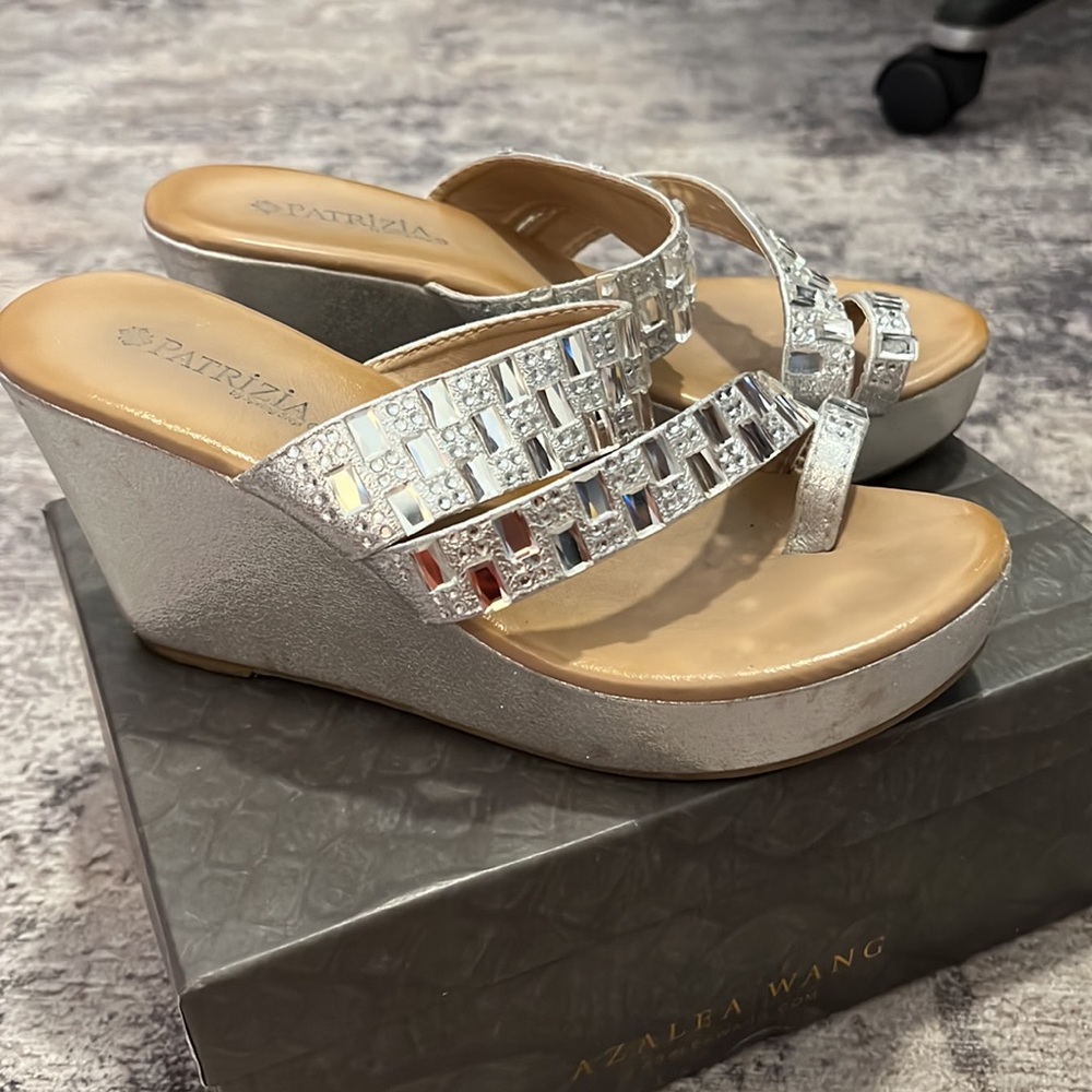 Stunning Crystal platform Sandals-gently used-great condition! Great deal! - Picture 3 of 7